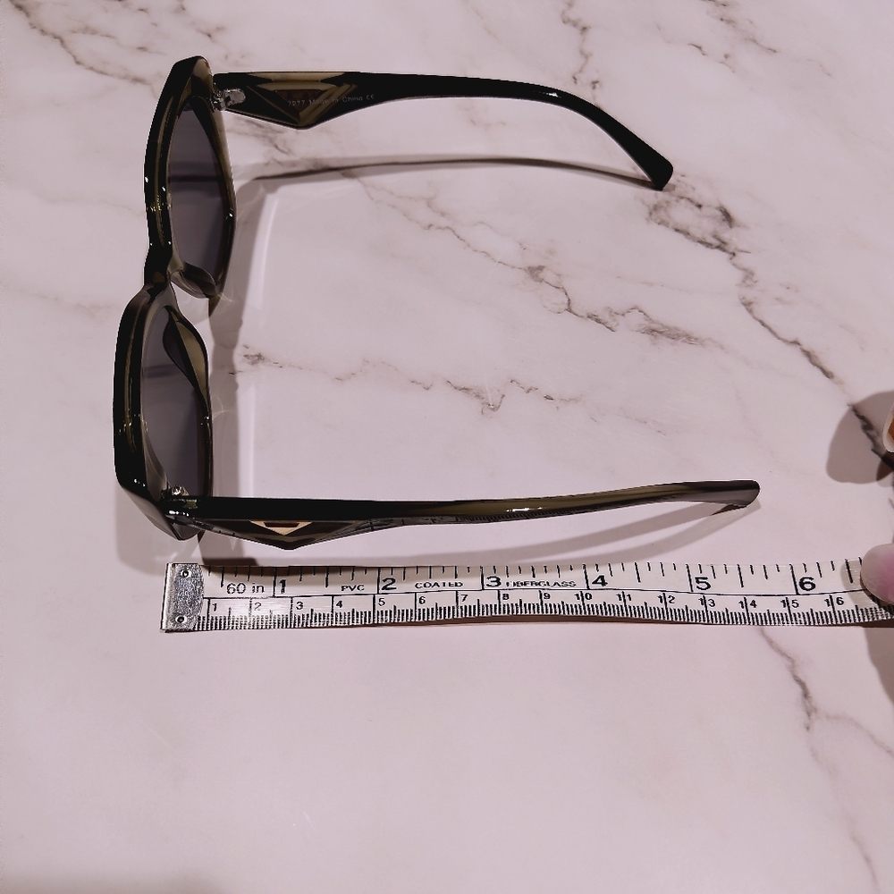 Stylish Black Sunglasses, Brand New - Picture 6 of 6